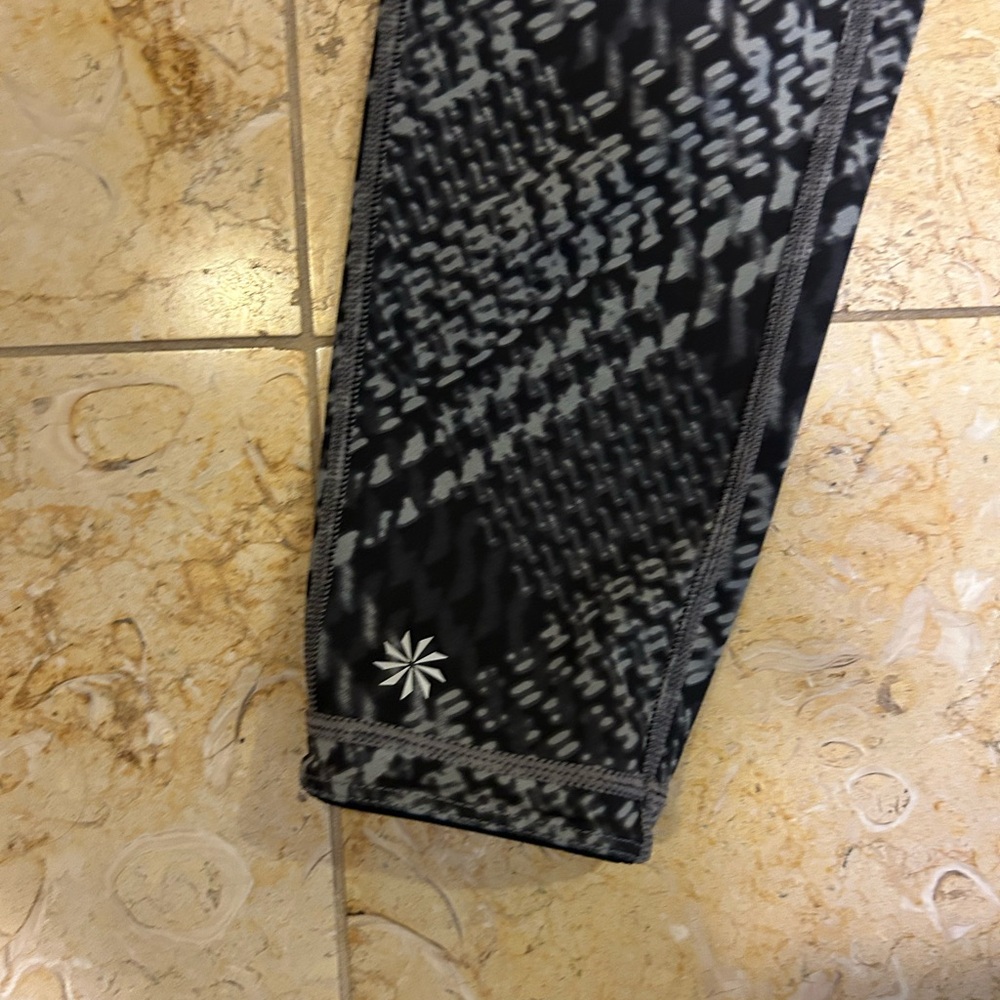 Athleta Reversible Black And Patterned Leggings S… - image 5